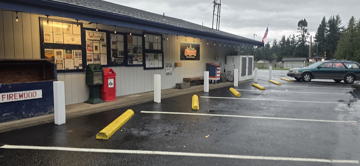 Elger Bay Food Mart Cafe And Restaurant Photos 2